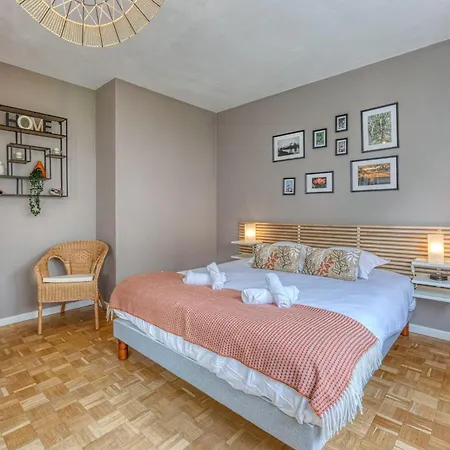 Le Lussac Apartment *